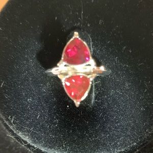 Raspberry Crystal Silvertone Ring, 🆕